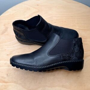 Rieker Women's Chelsea Boots Black Leather Floral Trim Size 7.5